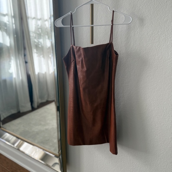 Revolve Bardot Leather - Picture 3 of 3